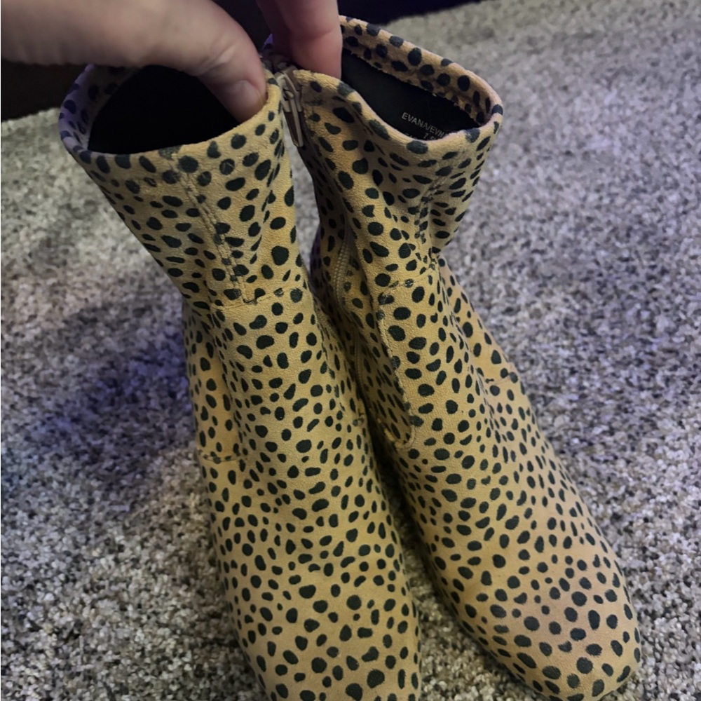 Steve Madden Tan and Black Spotted Ankle Boots